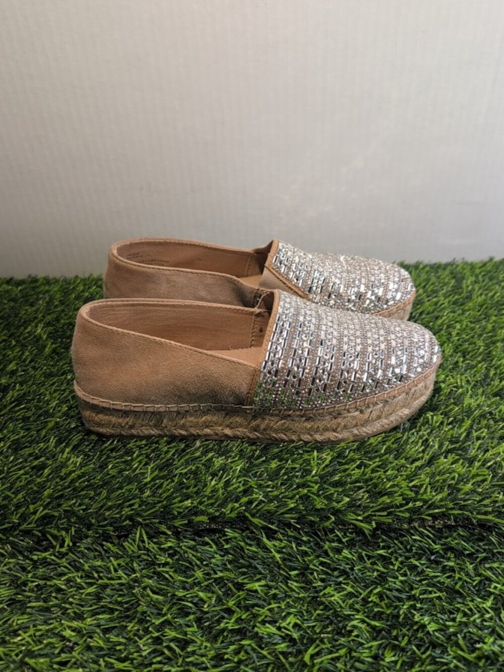 STEVE MADDEN Proud Clog Slip On Shoes Sz 8. Rhinestone Front, Suede Back Women’s